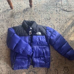 VINTAGE LIKE NEW SIZE L The North Face Blue and Black Down Jacket